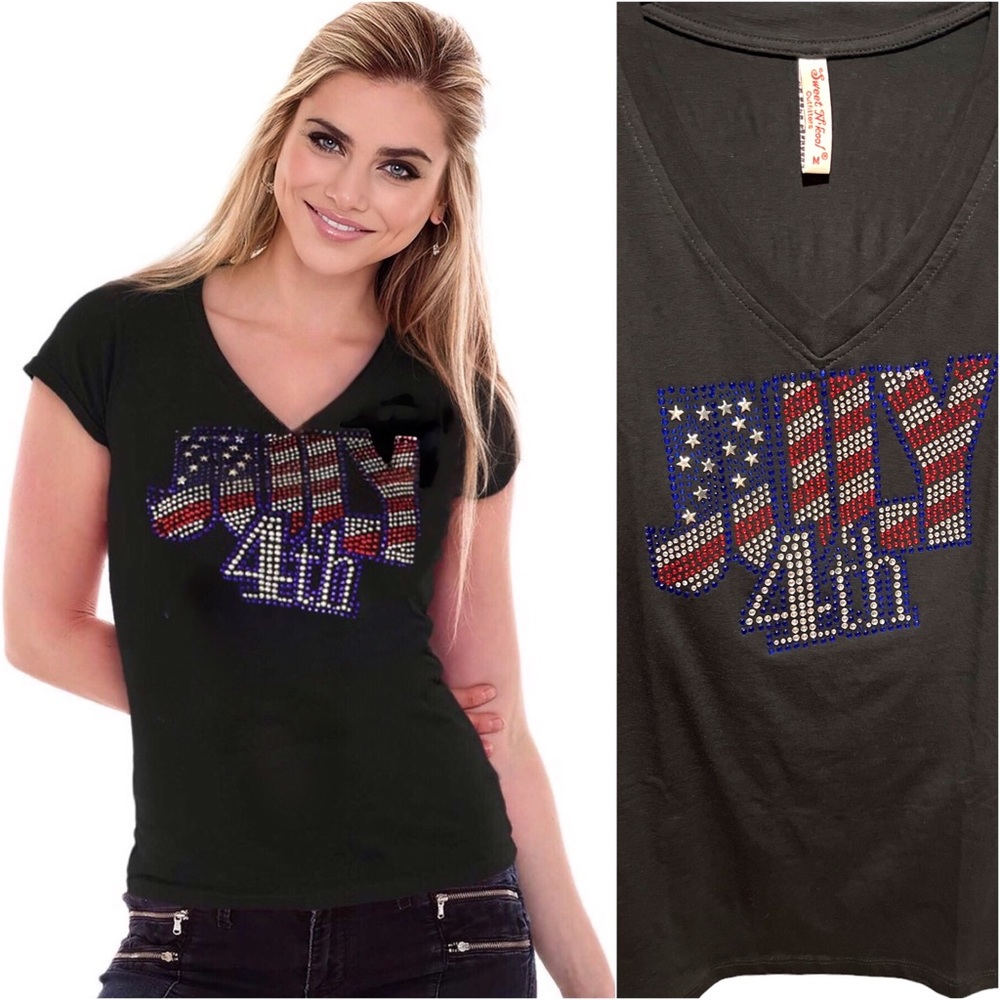 SALE! ❤️Womens comfortable lightweight V-neck July 4th embellished tshirt